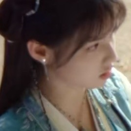 青梅盈袖