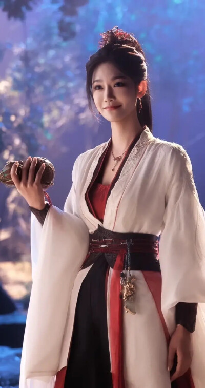 曾可妮《师兄太稳健》酒玖