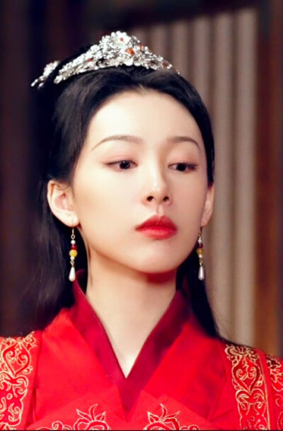 白旭含