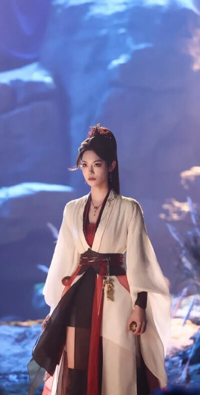 曾可妮《师兄太稳健》酒玖