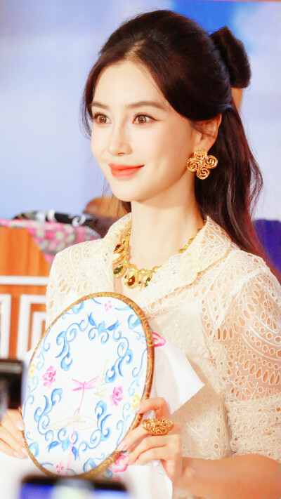 杨颖