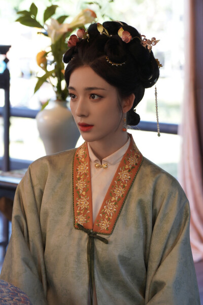 花开锦绣 钟丽丽∣吴小姐