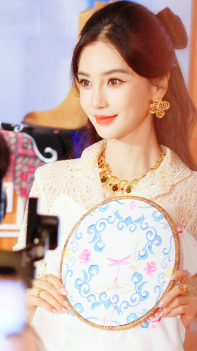 杨颖