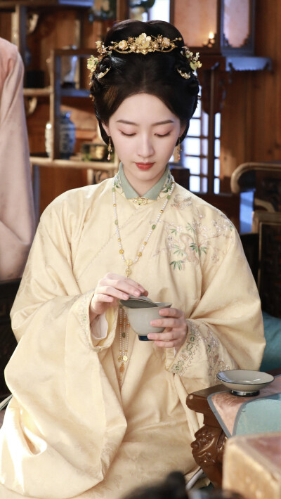 花开锦绣 邓恩熙∣傅庭芸