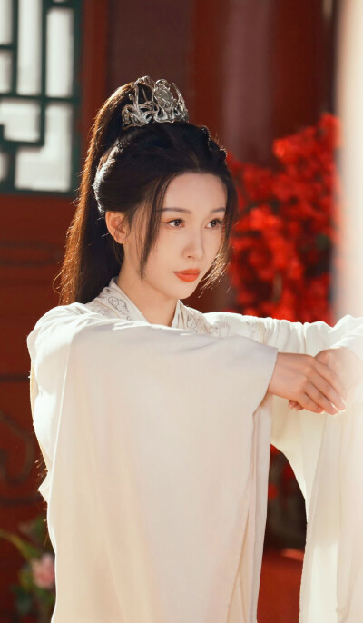 白旭含