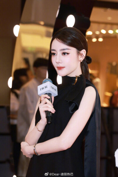 迪丽热巴