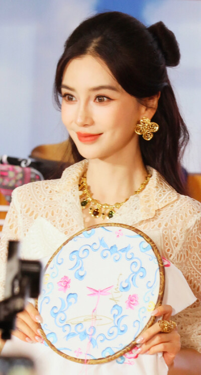 杨颖
