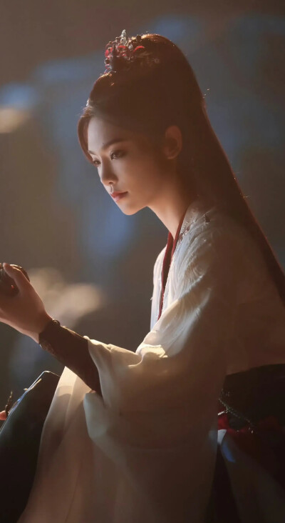 曾可妮《师兄太稳健》酒玖