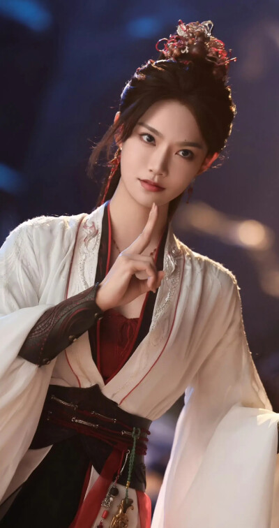 曾可妮《师兄太稳健》酒玖