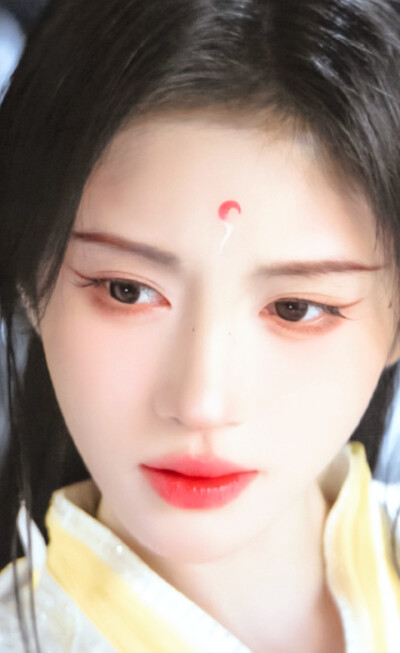 鞠婧祎