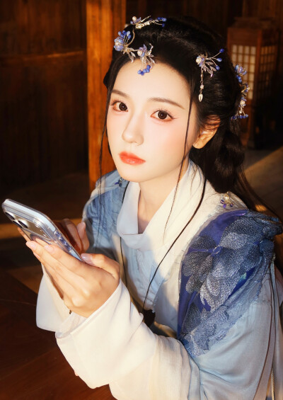 王云云