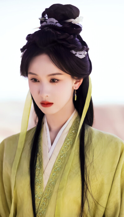 陈都灵