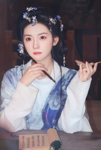 王云云