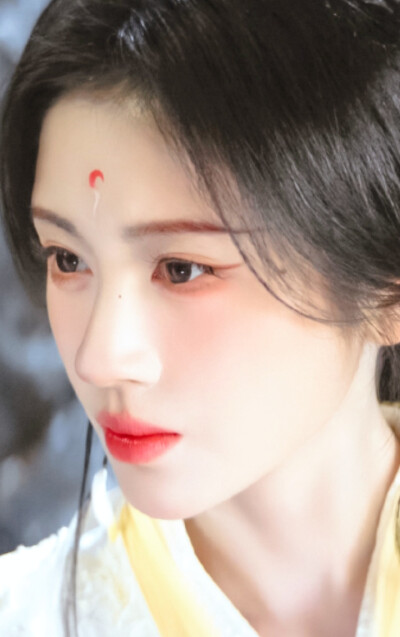 鞠婧祎