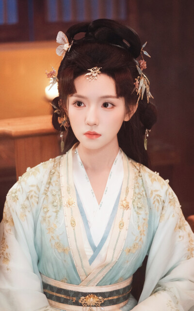 王云云