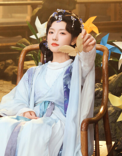 王云云