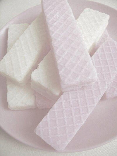 淡淡的粉色系
