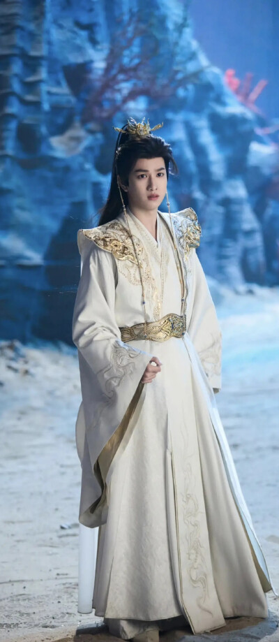 敖子逸《师兄太稳健》 敖乙