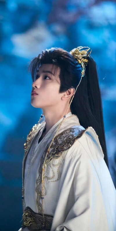 敖子逸《师兄太稳健》 敖乙