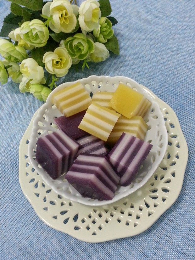 黄薯 紫薯 椰汁千层糕 - 超好吃的一款糕点~制作简单 但是却很花时间.