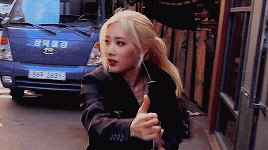 金定恩KimLip。GIF。