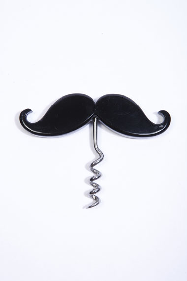 开酒器<br /><a class='shortlnk' href='/s/0221a2688' target='_blank' title='http://www.urbanoutfitters.co.uk/handlebar-corkscrew/invt/5533421851004/&bklist=icat,5,shop,home,homecategories,barware'>点此查看链接</a>