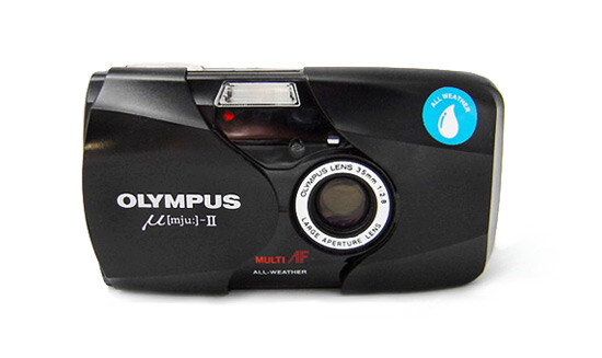 Olympus μ-2的前身是在世界上大获旅游者欢迎的μ1。μ1因为时尚而小巧的外型和良好的成像质量成为世界上销量最大的袖珍相机。过了几年，OLMPUS推出了μ1的改进型μ2。和前一代产品拥有更小的体积，μ2却使用了更为强劲的35/2.8的镜头 <a class='shortlnk' href='/s/03852b646' target='_blank' title='http://www.oneroll.cn/camera/olympus-u2.html'>点此查看链接</a>