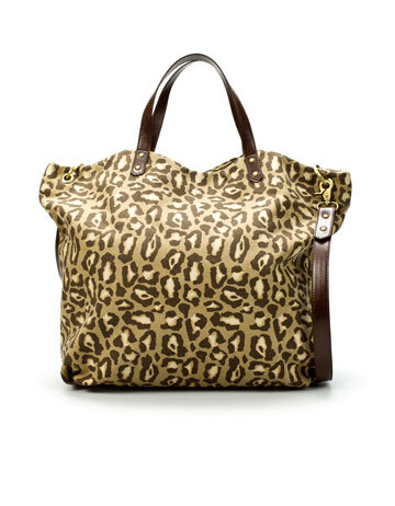 zara PRINTED FABRIC SHOPPER<a class='shortlnk' href='/s/17f84fe3c' target='_blank' title='http://www.zara.com/webapp/wcs/stores/servlet/product/ch/en/zara-S2011/61145/198763/PRINTED%2BFABRIC%2BSHOPPER'>http://duitang.com/s/17f84fe3c</a>