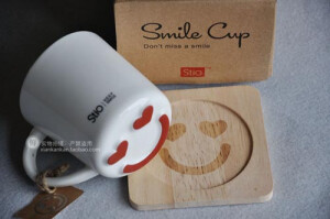 一款杯子在网上和实体店悄然流行，风头之劲，甚至盖过当年流行的Humantouch。一开始我也不知道是为什么，直到拿到了这款杯子才知道它的流行，绝对有它的道理。它的设计源于一种很古老、但又永远前卫的理念，那就是快乐，就是smile。一套共四种表情，售价25元一个<br /><a class='shortlnk' href='/s/14d769815' target='_blank' title='http://www.cngadget.cn/stio-cup.html'>http://duitang.com/s/14d769815</a>