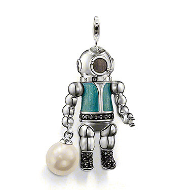 个人很喜欢Thomas Sabotage这一款 ，因为看到以前的一个同事戴过的，果然是很吸引眼球啊。。。当然价格也不菲<a class='shortlnk' href='/s/06f1c2821' target='_blank' title='http://shop.thomassabo.com/EN-en/sterling-silver/seasonal/pendant/pid/T0194-043-1'>http://duitang.com/s/06f1c2821</a>