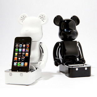  BE@RBRICK iPod/iPhone音箱|黑白2色可选~虽然不是爱疯控，不过是Be@RBRICk控~很喜欢啊~~<a class='shortlnk' href='/s/15a6dcb41' target='_blank' title='http://item.taobao.com/item.htm?id=9278892618'>http://duitang.com/s/15a6dcb41</a>