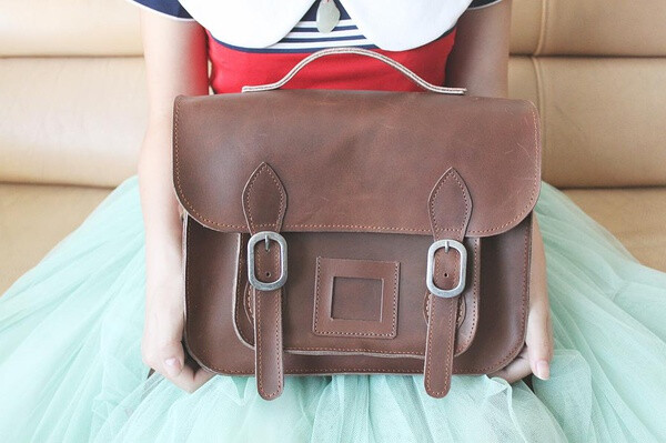 泛泛vintage复古手工牛皮包Cambridge Satchel <a class='shortlnk' href='/s/0899879a' target='_blank' title='http://item.taobao.com/item.htm?id=5979484047'>http://duitang.com/s/0899879a</a>