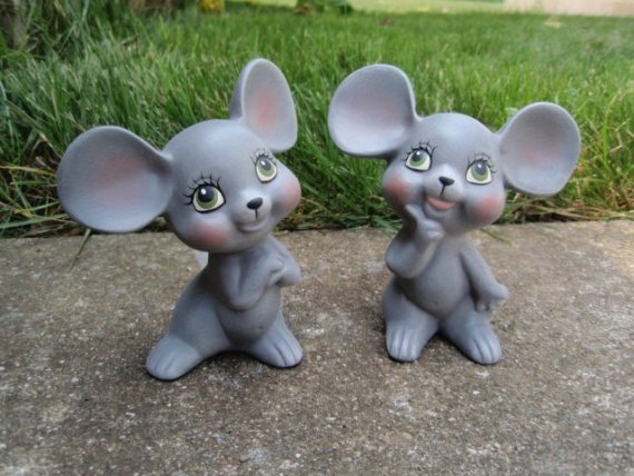 Cute Mouse Couple by teresasceramics on Etsy <a class='shortlnk' href='/s/076d87295' target='_blank' title='http://www.etsy.com/listing/29573418/cute-mouse-couple'>http://duitang.com/s/076d87295</a>