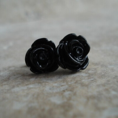 黑色玫瑰耳钉 <a class='shortlnk' href='/s/03bceb105' target='_blank' title='http://www.etsy.com/listing/56514455/gothic-roses-black-rose-stud-earrings'>http://duitang.com/s/03bceb105</a>