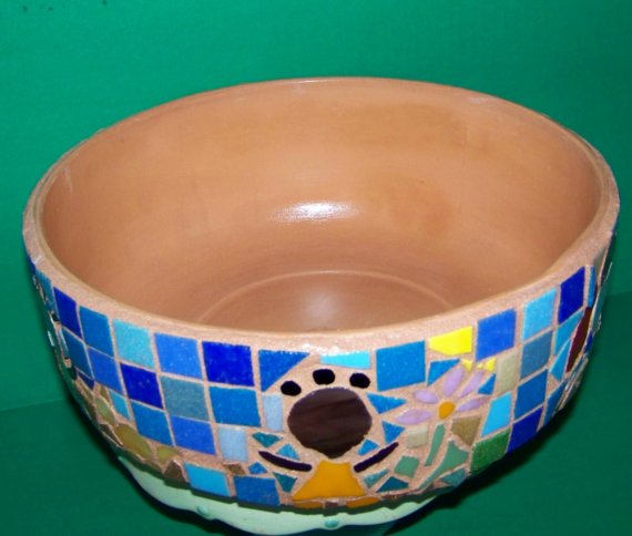这个碗好看～ <a class='shortlnk' href='/s/12205fc96' target='_blank' title='http://www.etsy.com/listing/26081136/the-mosaic-children-at-play-color-bowl?ref=sr_gallery_35&amp;ga_search_query=Mosaic&amp;ga_pag'>http://duitang.com/s/12205fc96</a>