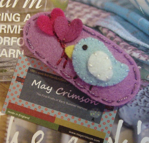 Pale blue bird and hearts wool felt hair clip lilac by MayCrimson <a class='shortlnk' href='/s/1e052d8f' target='_blank' title='http://www.etsy.com/listing/70191828/pale-blue-bird-and-hearts-wool-felt-hair'>http://duitang.com/s/1e052d8f</a>