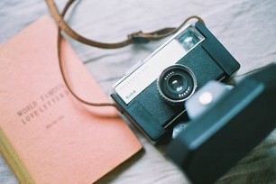 美国产KODAK INSTAMATIC 胶卷相机~<a class='shortlnk' href='/s/17e0d7350' target='_blank' title='http://item.taobao.com/item.htm?id=6219858642'>http://duitang.com/s/17e0d7350</a>