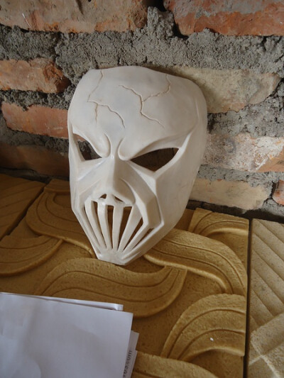 楼主手作的环氧树脂面具，不知道他卖不⋯⋯ <a class='shortlnk' href='/s/066a46529' target='_blank' title='http://www.douban.com/photos/photo/945087397/#next_photo'>http://duitang.com/s/066a46529</a>