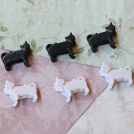 黑猫，白猫，都抓不住耗子 <a class='shortlnk' href='/s/0184235dd' target='_blank' title='http://www.shopruche.com/nine-lives-kitty-paper-clips-p-6028.html'>http://duitang.com/s/0184235dd</a>
