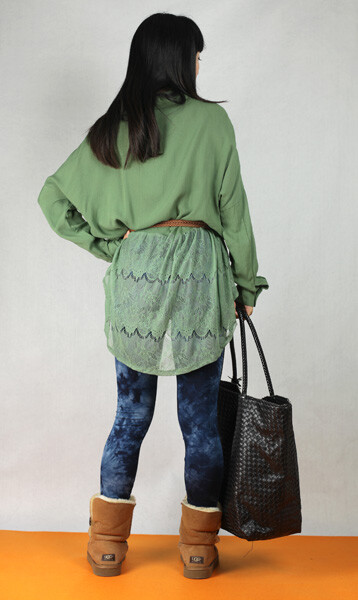 军绿背后蕾丝甜美修身百搭衬衫 <a class='shortlnk' href='/s/166cd877e' target='_blank' title='http://item.taobao.com/item.htm?id=9923373940'>http://duitang.com/s/166cd877e</a>