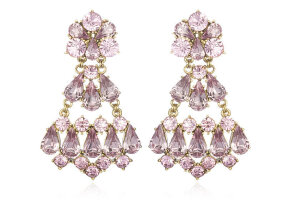 经典，紫色神秘<a class='shortlnk' href='/s/11c0d14dc' target='_blank' title='http://www.charmandchain.com/products/tiered-deco-earrings-pink-purple'>http://duitang.com/s/11c0d14dc</a>