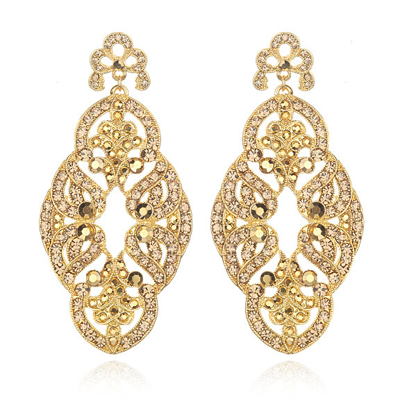 金色稳重大气<a class='shortlnk' href='/s/021bcd52c' target='_blank' title='http://www.charmandchain.com/products/gold-lace-dangle-earrings'>http://duitang.com/s/021bcd52c</a>