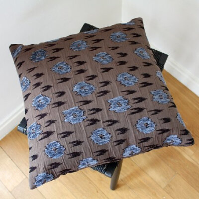 亮点在花纹 <a class='shortlnk' href='/s/13f6c42b8' target='_blank' title='http://supermarkethq.com/product/eclipse-cotton-and-silk-cushion-pillow-cover-45-x-45-cm-18-x-18-inch'>http://duitang.com/s/1…