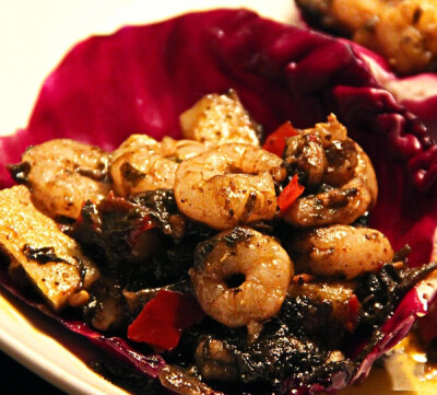 吃饭时间看这些真的是罪过啊。橄榄菜炒虾仁