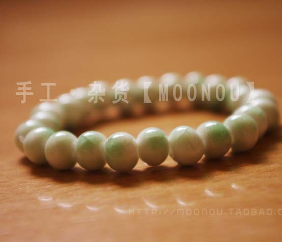 [Moonou]流动淡绿春色全珠手链 <a class='shortlnk' href='/s/15d13fa25' target='_blank' title='http://item.taobao.com/item.htm?id=10134378521'>http://duitang.com/s/15d13fa25</a>