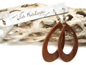 原木，贴近自然~ <a class='shortlnk' href='/s/16de42706' target='_blank' title='http://supermarkethq.com/product/hoop-earrings-reclaimed-wood'>http://duitang.com/s/16de42706</a>