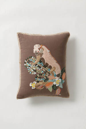 Idling Iguana Pillow - Anthropologie.com  <a class='shortlnk' href='/s/17bd59364' target='_blank' title='http://www.anthropologie.com/anthro/catalog/productdetail.jsp?id=083317&amp;catId=HOME-NEUTRAL-HOME&amp;pushId=HOME-NEUTRAL-HOME&amp;popId=HOME-COLOR-PICK&amp;navAction=jump'>http://duitang.com/s/17bd59364</a>