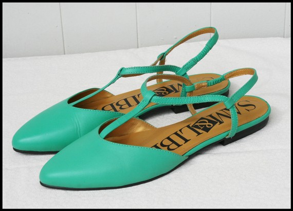 尺寸75 Vtg的绿松石皮革性T上Etsy的FancyBantam带单位 Size 7.5 Vtg Turquoise Leather T Strap Flats <a class='shortlnk' href='/s/04632515f' target='_blank' title='http://www.etsy.com/listing/71468416/size-75-vtg-turquoise-leather-t-strap'>http://duitang.com/s/04632515f</a>