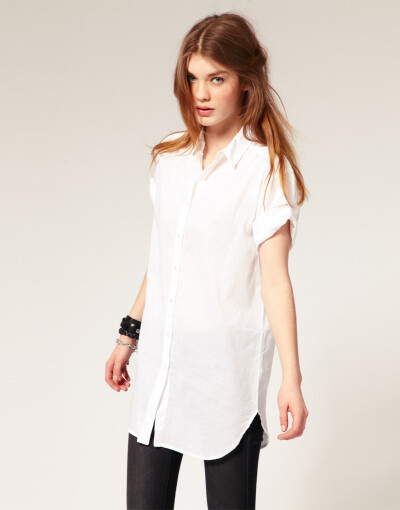 长款，下摆圆弧状 <a class='shortlnk' href='/s/113388a1b' target='_blank' title='http://www.asos.com/Asos/Asos-Washed-Cotton-Longline-Shirt/Prod/pgeproduct.aspx?iid=1436604&amp;SearchQuery=white%20shir…