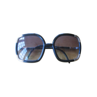 1970年代的Ted Lapidus - Ted Lapidus Classic Vintage Jackie O Sunglasses复古眼镜 <a class='shortlnk' href='/s/16addc0ce' target='_blank' title='http://fashion.1stdibs.com/avl_item_detail.php?id=33421'…